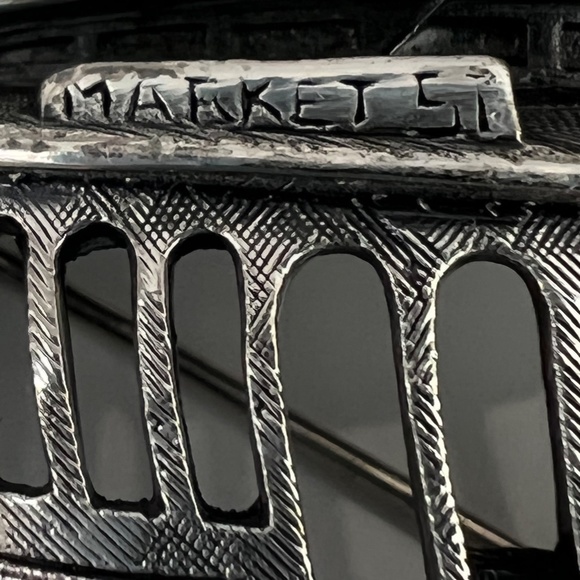 Vintage ‘Streetcar’ brooch silver tone tone faux pearls 1960 by Tortolani - Picture 3 of 7